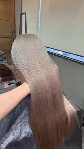 ロング ハイトーン/デザイン honokaのヘアスタイル