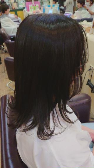 ダークブラウン
赤み一切なしの透明感あるブラウンです 