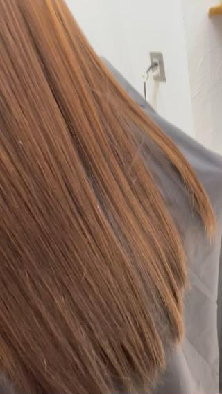 繰り返しのカラーや日々のアイロンによって傷ついた髪におすすめの髪の毛のエステのようなトリートメントです!
回数を重ねるごとにどんどん良くなっていくので普段のサロントリートメントで物足りない方はぜひぜひお試しください!