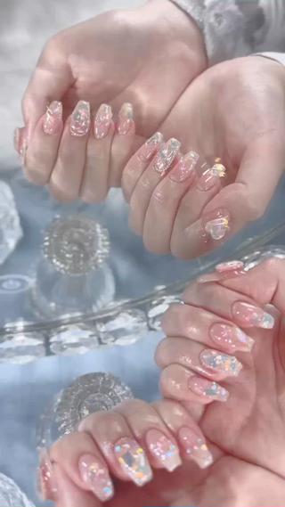 ワンホンネイル純欲ネイル
チークが可愛い 