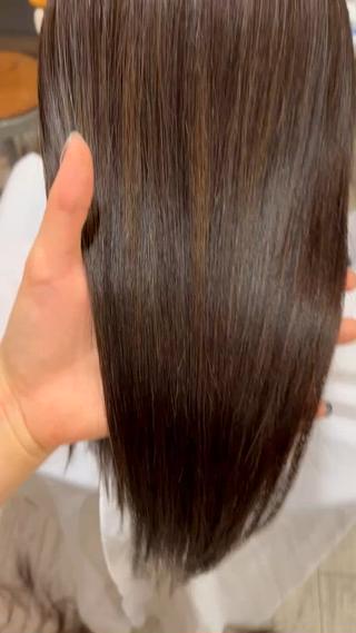髪質改善ストレートで、つやつやでまとまりのある髪になれます!
自然なストレートで、施術後も巻いたりすることも可能です