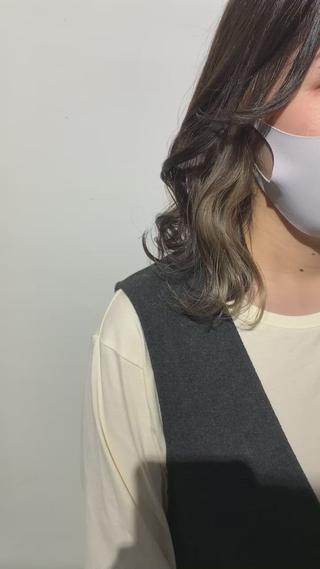 インナーホワイトミルクティー×ダークグレージュ
大人気のインナーカラー　圧倒的なデザイン性　隠せる機能性
可愛いカラーリング　外側と内側の色の相性全てご提案ご提供させていただきます 