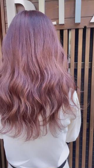 透けるピンクベージュ
ハイトーンピンクベージュ叶えます
ダメージレスケアブリーチで優しく優しく明るくしていきます
透明感間違いなしのピンクをどうぞ
明るさピンクの色味などはカウンセリング一緒にで決めていきましょう 