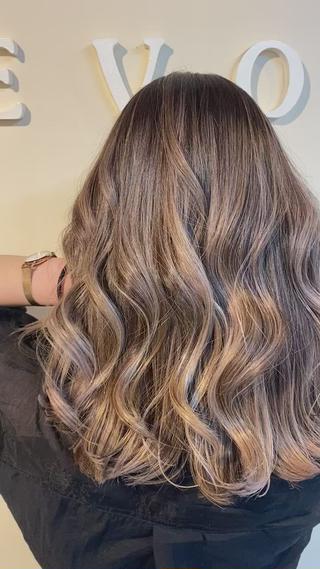 大人気ホワイトシルバー
大人かわいいはこのスタイル
一人一人に合わせてカウンセリング
誰よりも可愛いをご提供させていただきます 