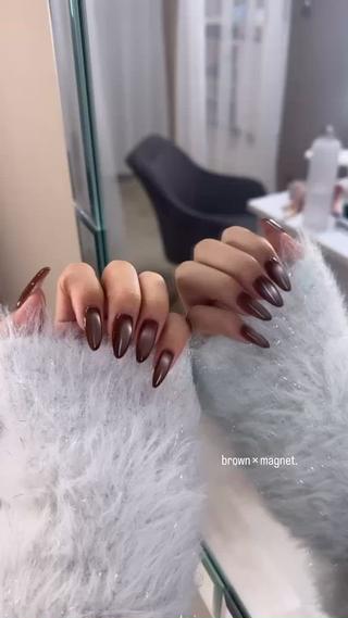 ネイル Elbio 白河店所属・LISA 🍀.⋆のネイルデザイン