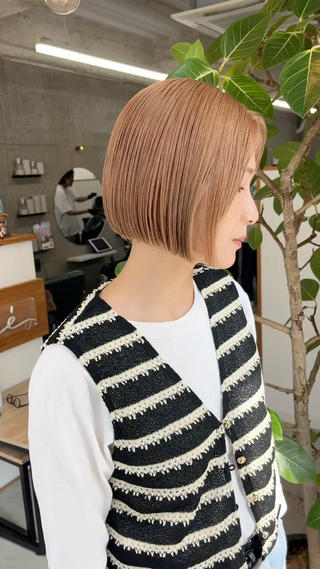 ブリーチ2回〜 beige
乾かすだけでまとまりやすいボブ
骨格や髪質に合わせて1人1人に合うボブが得意です☆これからチャレンジしてみたい方や今まで上手くいかなかった方は是非お任せください！ボブ/ミニボブ/ぷつっとボブ/顎ラインボブ 