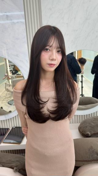 セミロング 顔周り/艶感カラー /レイヤー/TAKUのヘアスタイル