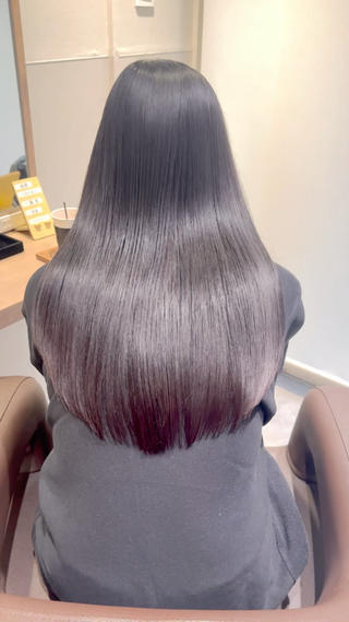 3レベルピンクラベンダー

カット＋髪質改善カラー＋最高級メテオトリートメント￥19250
（癖は伸びません）

−5歳の質感を可能にします 