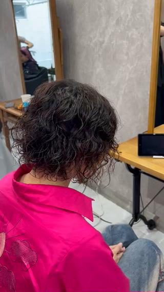 パーマ
レディースパーマ
カット
天文館カット
天文館パーマ
天文館美容室

女性のパーマと可愛くお仕上げいたします 