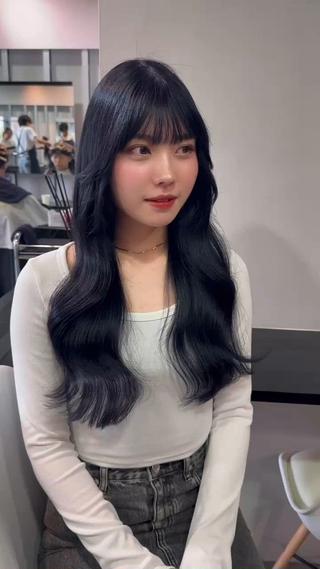 ロング カラー YEAU　PLUS所属・極上の艶髪 RINAのヘアスタイル