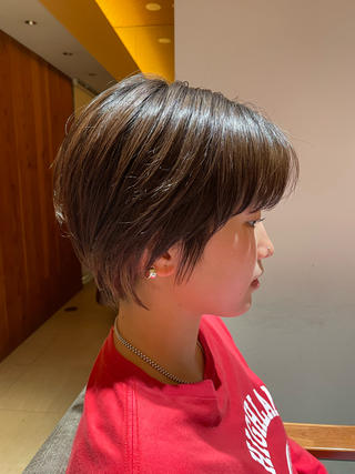 【Instagram】→@furuta_hayato.bigup

ひたち野うしく・牛久市・つくば・土浦・阿見・龍ケ崎エリアで、ショート、ボブ、ショートボブ、くびれボブ、ミニボブなどのレングスが人気です 顔まわりレイヤーや小顔カットで骨格に合わせた似合わせカットを行い、扱いやすさとシルエットの美しさを重視しています ダメージレス施術やAujuaケアと組み合わせて、艶とまとまりのあるスタイルに仕上げます 