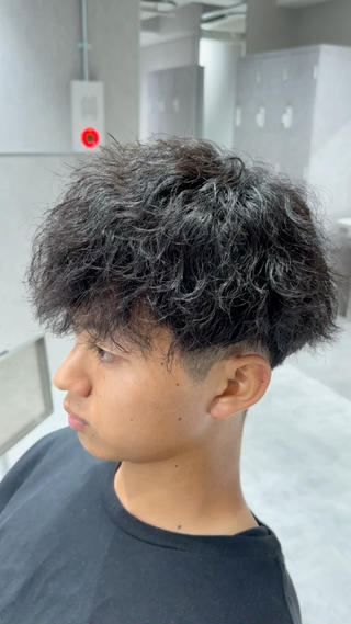 #縦落ちツイスパ
#メンズパーマ
#メンズカット
#刈り上げスタイル 