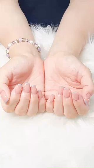 スキニーフレンチ
スキンカラーワンカラーにワ先端ラインを入れてオシャレに️