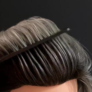 ホワイトベージュのバレイヤージュです！
カット無料ブリーチ2回バレイヤージュ21700円

表参道駅徒歩2分メンズ専門サロンBär（ベーア）
平日　12時〜21時
土日祝11時〜21時
毎週月曜、第1第3火曜定休日

中明度のベージュやグレー、濃いめのカラーは1ブリーチでも可

ホワイト系、ブロンド系、ペールトーン、色落ちがシルバーになる色などは2回ブリーチ必要です！

暗染等の履歴がある方は髪の状態に合わせて薬剤をコントロールいたしますので必ずカウンセリング時にお伝えください！なるべく綺麗な仕上がりを目指すためにご協力お願いします 