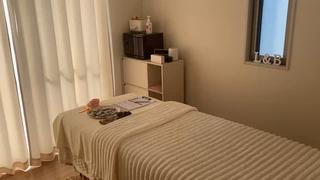 耳つぼジュエリーご予約のお客様、お出迎えのサロン雰囲気です 