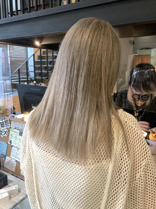 トリプルカラー ホワイトベージュ 
ブリーチ追加 