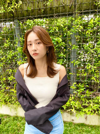 セミロング カラー 普通の美容室じゃない ‼️/若林のヘアスタイル