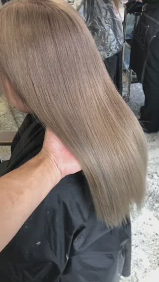 ブリーチカラー&髪質改善で

髪をサラサラツヤツヤに 