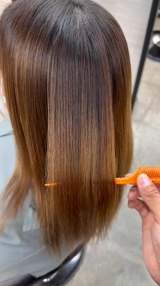 『straight perm 』

ケア剤を駆使することでブリーチ履歴があるお客様でもここまで艶を保ちながらしっかりとクセを伸ばすことができます！
このケア剤がとても大事になってきます！

是非参考にしてみてください！！



インスタもやってます！
チェックしてみてください！
ID:taroro_regalo 