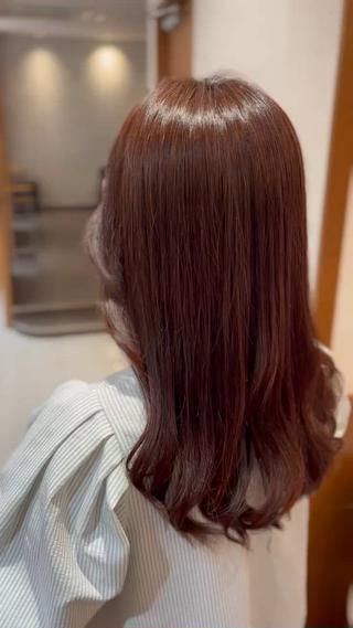 ピンクベージュでツヤ感アップ

ロング  /ロングレイヤースタイル /フェイスレイヤー 