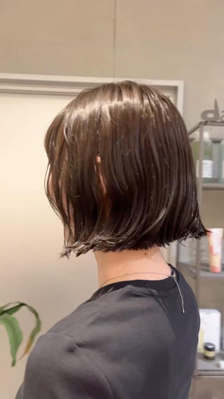 パーマの残りを活かしたボブ 
