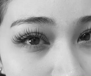 ご希望がございましたら本数増やせます

#海外スタイル
#外国人風メイク
#外国人風まつげ
#海外メイク
#外国人風デザイン
 