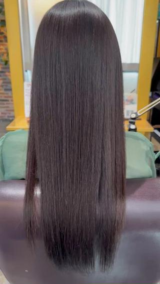 ナチュラル縮毛矯正



【Ortの縮毛矯正】
自然な仕上がりの縮毛矯正で、毎朝のストレスから解放
強いくせ毛・うねりでお悩みの方も、ナチュラルなツヤ髪に！


【おすすめの方】
・梅雨時期、髪が広がってしまう
・アイロンでのセットが毎朝大変
・自然なストレートに仕上げたい

こだわりポイント
髪質・くせ毛でのお悩みは≪Ort≫お任せください！
クセを伸ばし、髪質・頭の形に合ったボリューム感を実現♪
 