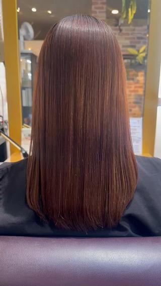 うるつや♡縮毛矯正

【Ortの縮毛矯正】
自然な仕上がりの縮毛矯正で、毎朝のストレスから解放
強いくせ毛・うねりでお悩みの方も、ナチュラルなツヤ髪に！


【おすすめの方】
・髪が広がってしまう
・アイロンでのセットが毎朝大変
・自然なストレートに仕上げたい

こだわりポイント
髪質・くせ毛でのお悩みは≪Ort≫お任せください！
クセを伸ばし、髪質・頭の形に合ったボリューム感を実現♪ 