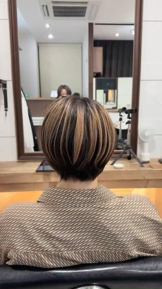 デザインカラーも可愛いショート 