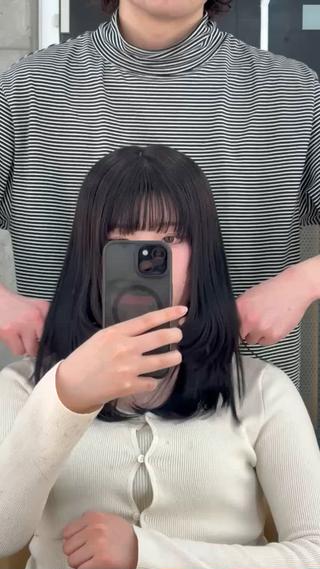 ミディアム ハッシュカット|透明 感カラー🩵レイヤーのヘアスタイル