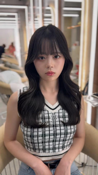 ロング ハッシュカット|透明 感カラー🩵レイヤーのヘアスタイル