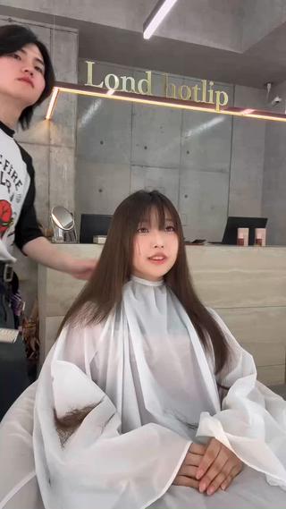 ロング ハッシュカット|透明 感カラー🩵レイヤーのヘアスタイル