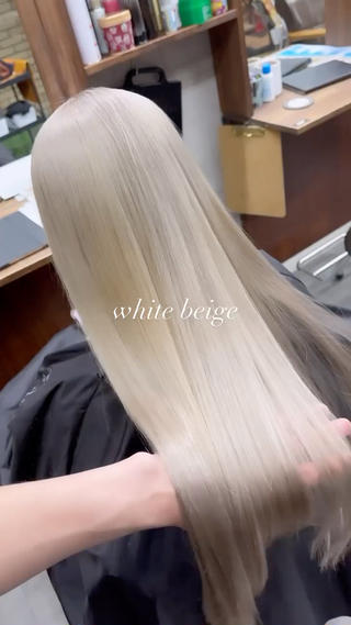 艶々ホワイトカラー️
ブリーチ2回以上必須