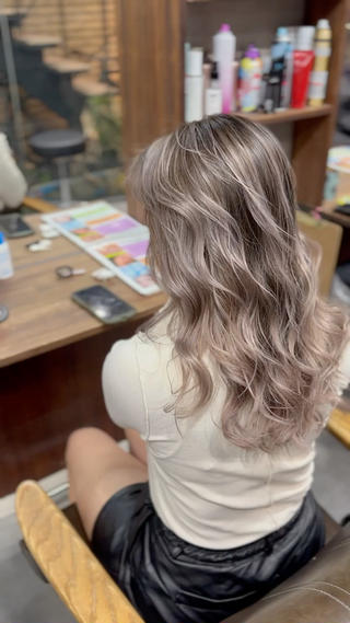 ロング カラー 難波ブリーチカラー 伊藤洋輝のヘアスタイル