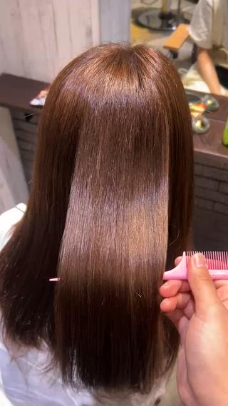 カラーでダメージの多い髪の毛でもアイロン無しでここまでツヤツヤになります️ 
