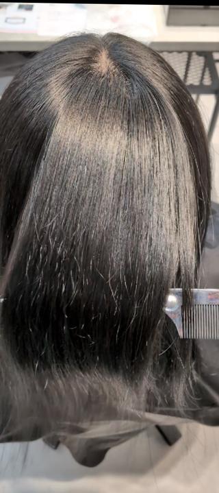 髪質改善カラー
ほんのりブルーをプラス 地毛のような自然な
髪色  『ブルーブラック』

艶々髪に✮*｡ﾟ 