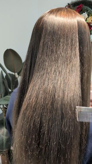 アッシュベージュカラーとBYKARTEトリートメントで艶髪に 