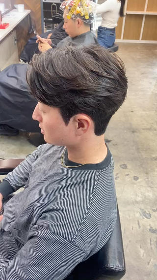 カルマパーマ/ダウンパーマ/韓国ヘア/センターパート

是非一度ご相談ください

スタイリスト　YOSUKE 