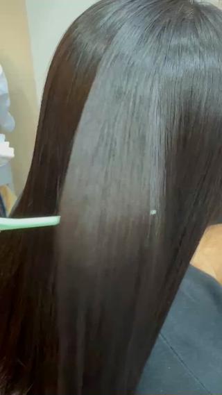 ロング タン ユカのヘアスタイル