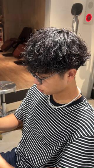 ミディアム パーマ メンズ メンズカットパーマ ✂️ JOYAのヘアスタイル