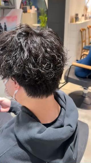 ミディアム パーマ メンズ メンズカットパーマ ✂️ JOYAのヘアスタイル