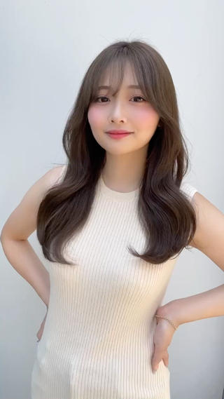 ワンカールでも可愛くなるレイヤーカットで
トレンドのくびれヘア韓国ヘアに

結んでも可愛い顔まわりカットもさせていただきます！
前髪カットも骨格に合わせて似合わせます♪

ブリーチなしの透明感カラーで
肌色を明るく、透け感を出します
グレージュ、ベージュカラーが得意です！
ピンクやオリーブカラーも人気

元の髪色が暗い方はブリーチなしダブルカラーがおすすめ！

新宿で美容室をお探しの方は是非 