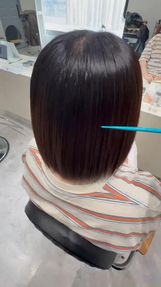 梅雨真っ只中で癖が気になる方は是非
艶髪ストレート 