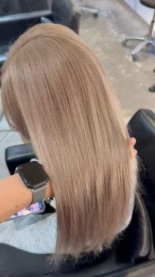 ロング WELLY  TOKYO所属・🌈レイヤーカット/ ハイトーン🌈タクマのヘアスタイル