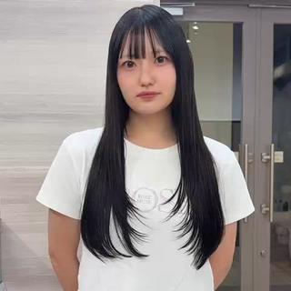 黒髪ロングでも動きが出て可愛い
抜け感が出てオススメです️️
是非1度お任せ下さい︎ 