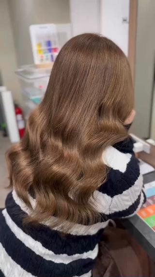 ブリーチ履歴なしからワンブリーチ

ブラウンベージュ

横浜/ブリーチ/エクステ/髪質改善レイヤーカット 