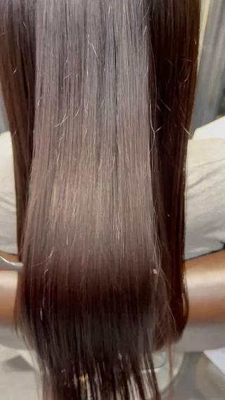 この時期落ち着いた色オススメです
水素トリートメントはこれから梅雨の時期ゴワつきや広がり気になる方、縮毛をかけてしまうのもありですが縮毛は綺麗にはなりますがダメージはしております。
水素トリートメントは重たすぎずでも収まりが良くダメージにならない！逆に水分が髪内部にしっかり入ることによってすごく綺麗になります！
気になる方はご連絡、ご予約お待ちしております！
 