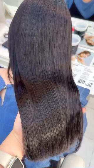 今の時期おすすめのうる艶縮毛矯正です️ 