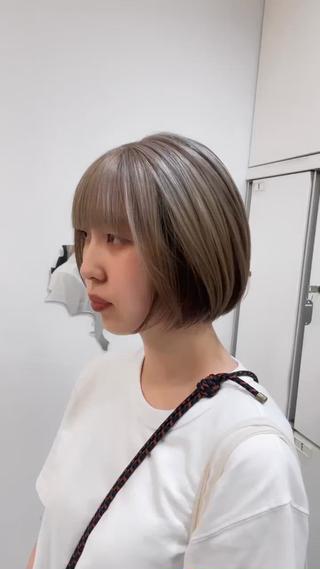 上を明るめシルバーで下を暗めにcawaiiii...
夏なので明るくしてカットして首周りすっきりです！ 