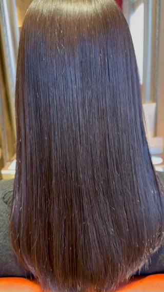 髪質改善カラーでサラサラツヤツヤ

カラーも明るすぎないグレージュカラー！

染めたいけど、明るくはできない方、おすすめです 